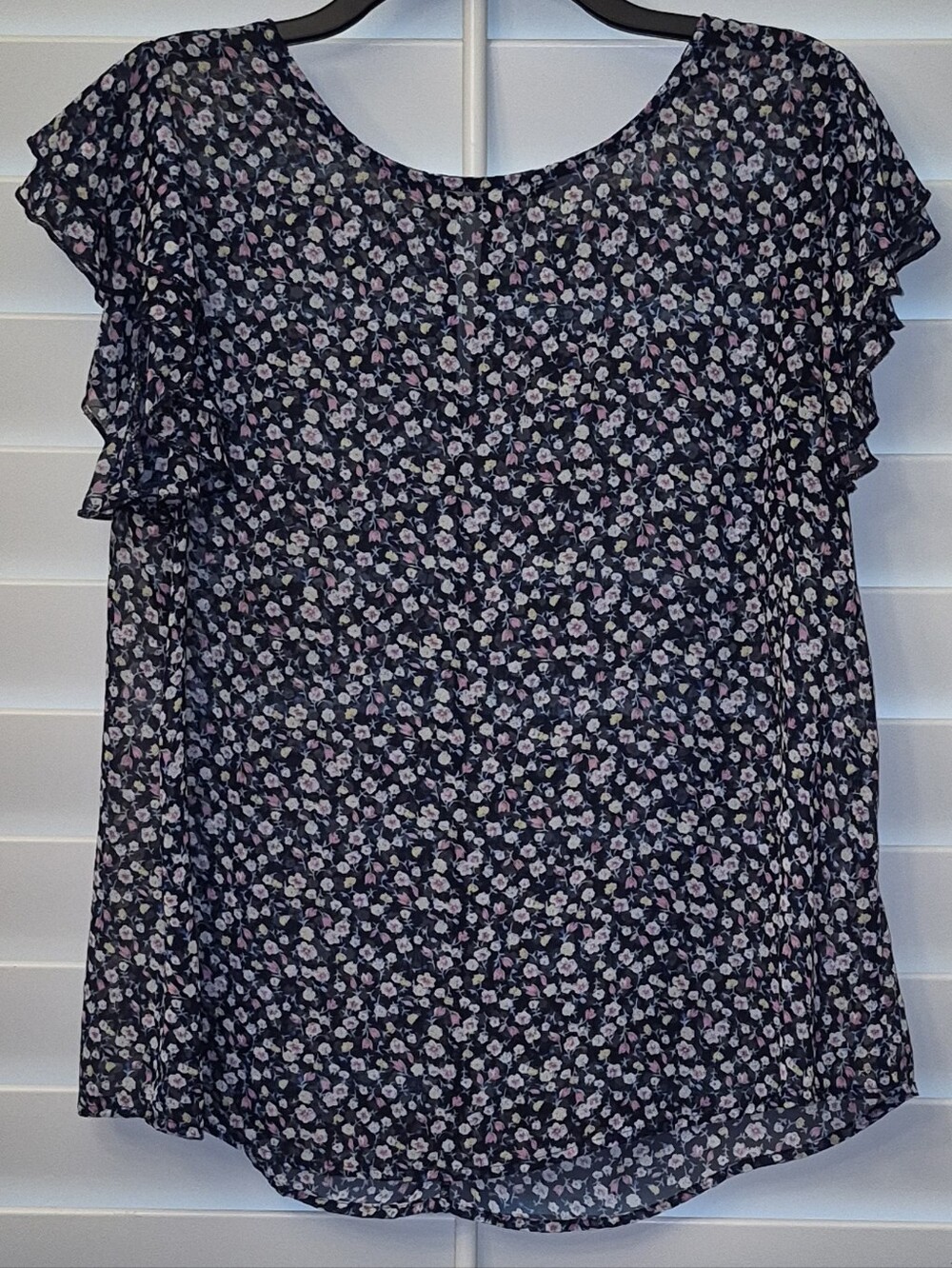 White Birch Women's Navy Floral Ruffle Sleeve Blouse Sheer Sz Large